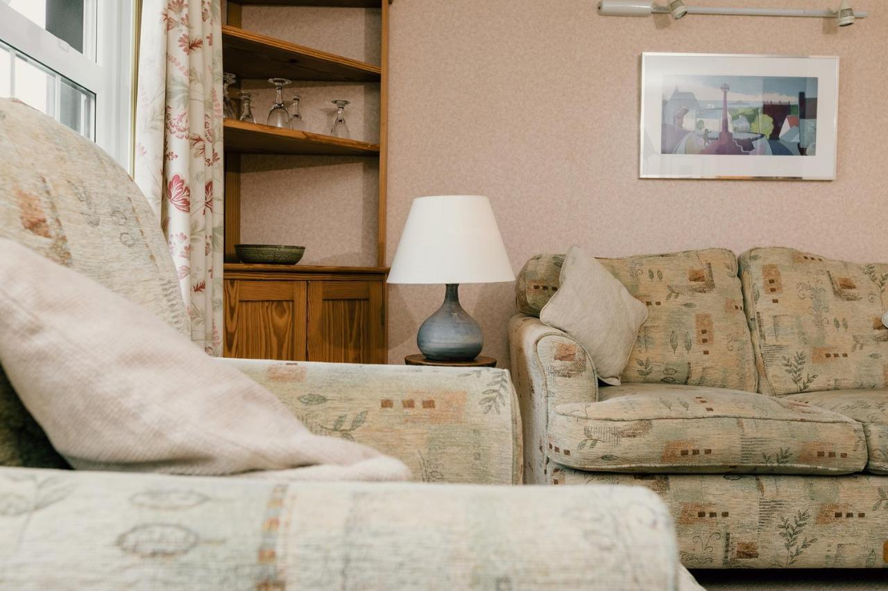 Aparthotel Galwad Y Mor à Saint David's Extérieur photo