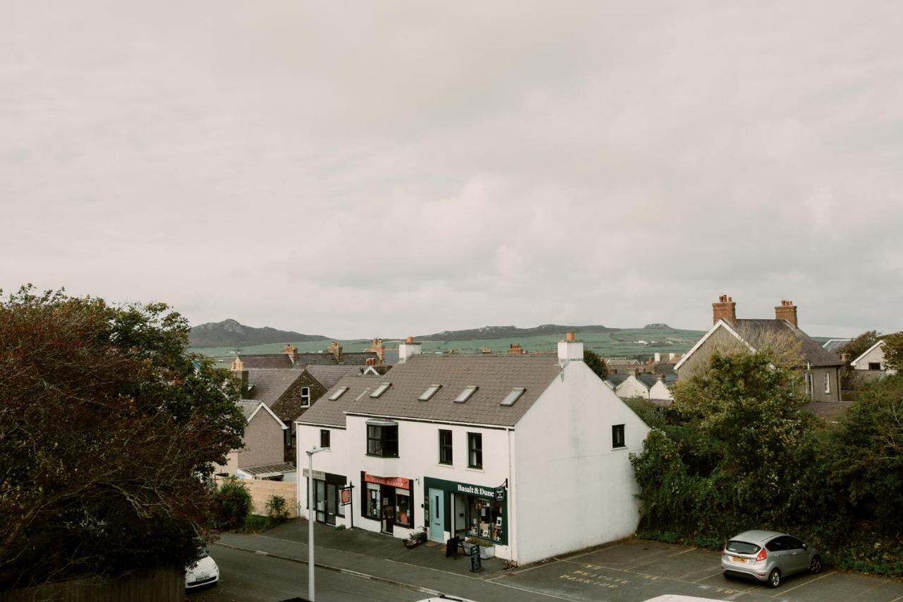 Aparthotel Galwad Y Mor à Saint David's Extérieur photo