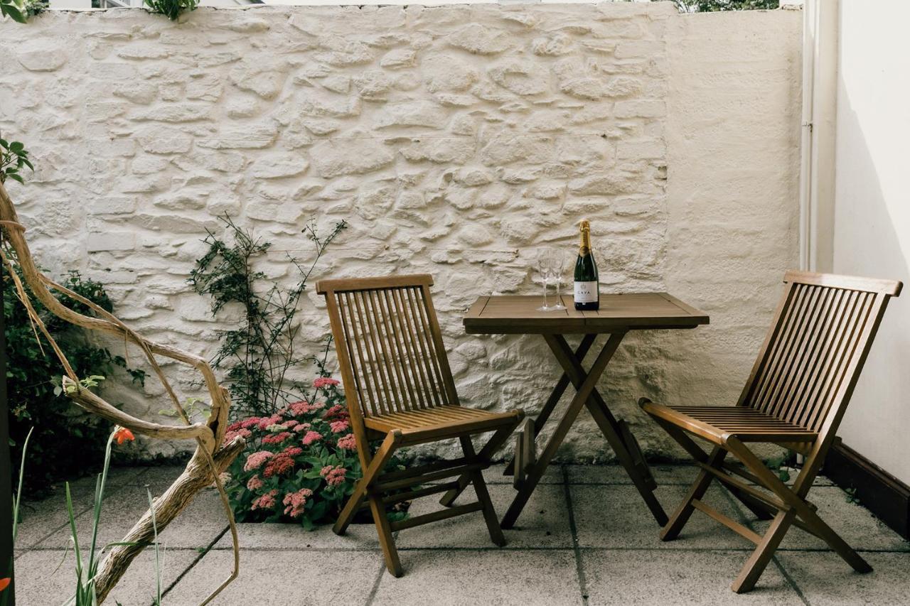 Aparthotel Galwad Y Mor à Saint David's Extérieur photo