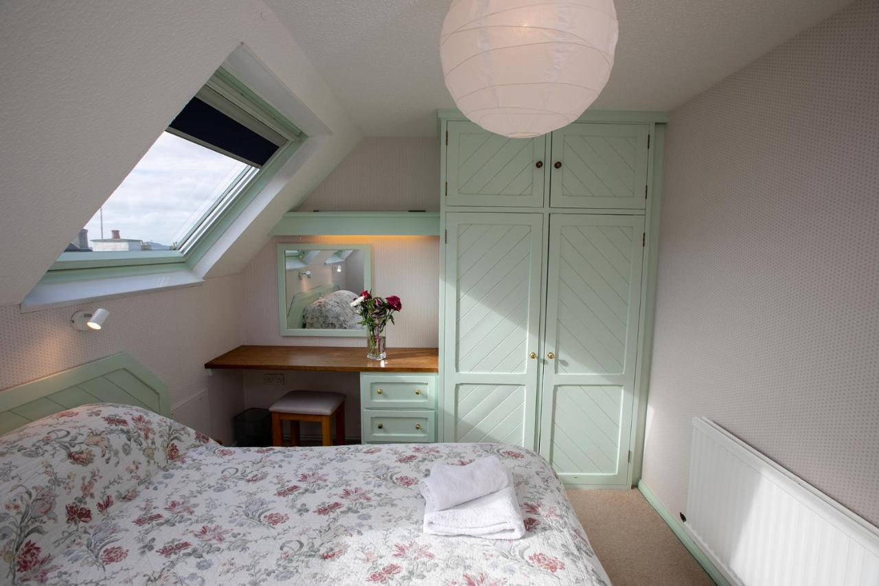 Aparthotel Galwad Y Mor à Saint David's Extérieur photo